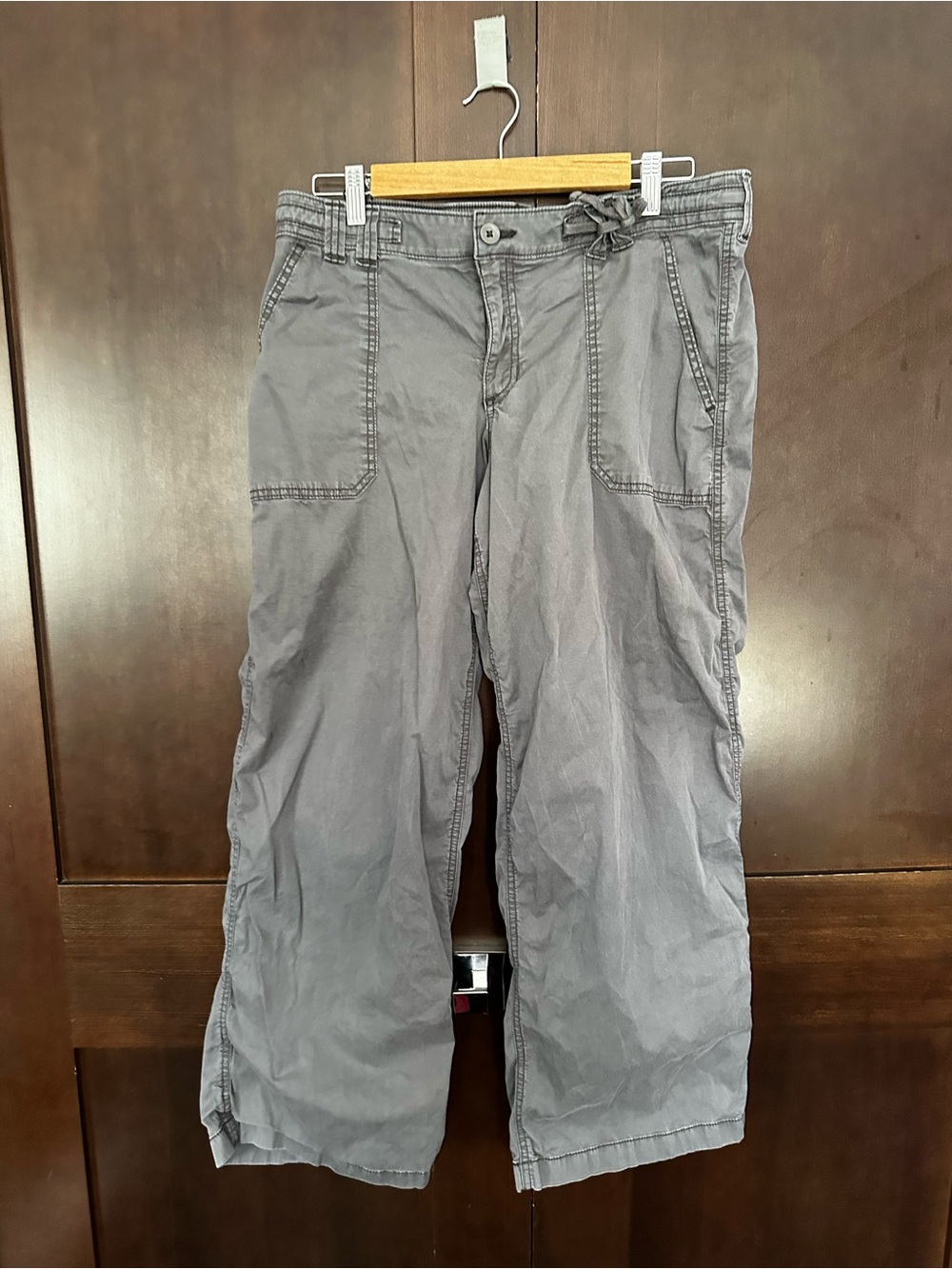 Hollister baggy low rise woman's cargo wide leg pants